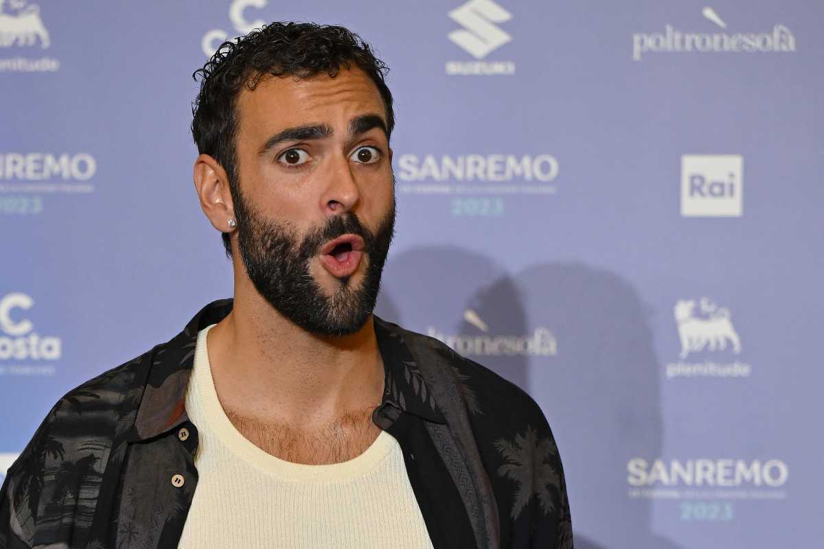 Marco Mengoni i festeggiamenti non sono per lui