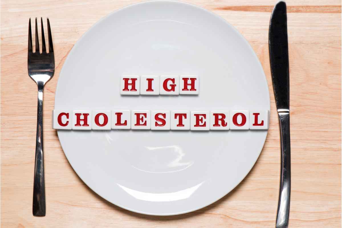 Il colesterolo alto e il mito da sfare su un alimento