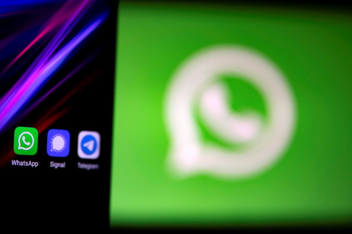 whatsapp nuova funzione sviluppo novità segnalazione aggiornamenti stato