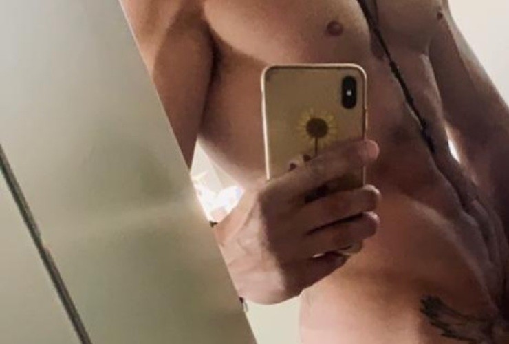 Gabriel Garko, il selfie nudo postato su Instagram