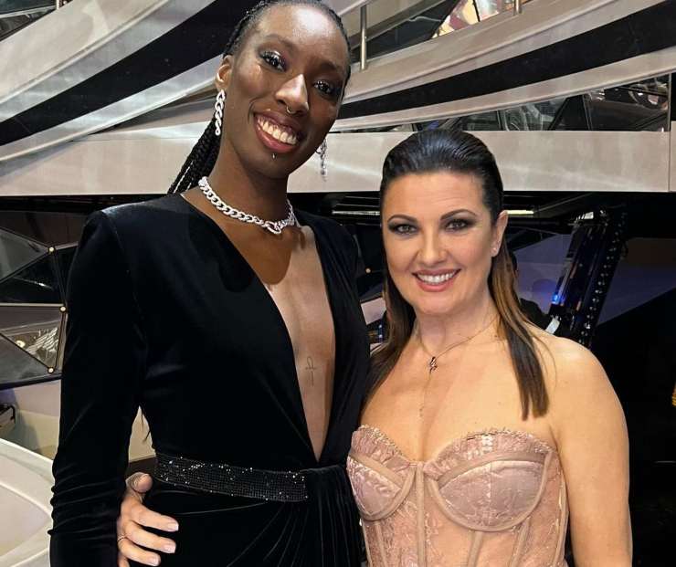 giovanna civitillo scollatura