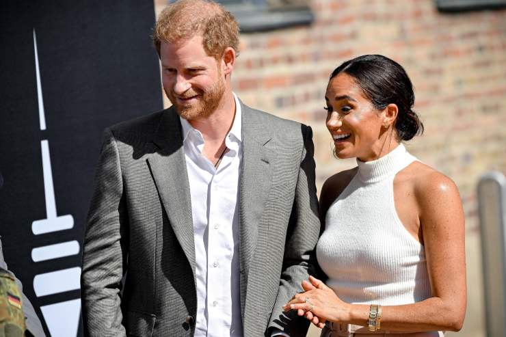 Harry e Meghan sorridenti