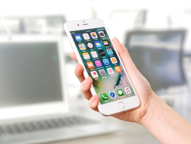 Tieni premuta l'icona di WhatsApp per 6 secondi