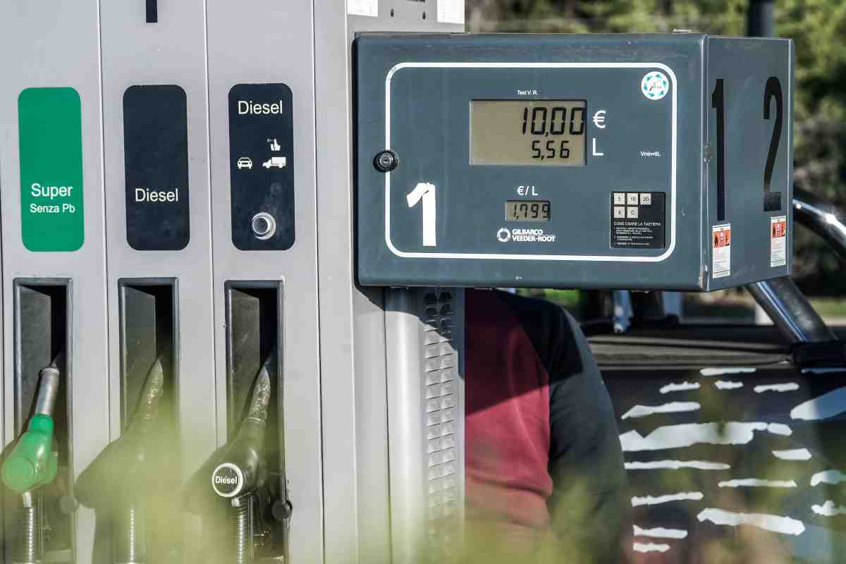 Aumento benzina, pronte nuove misure se prezzo dovesse salire