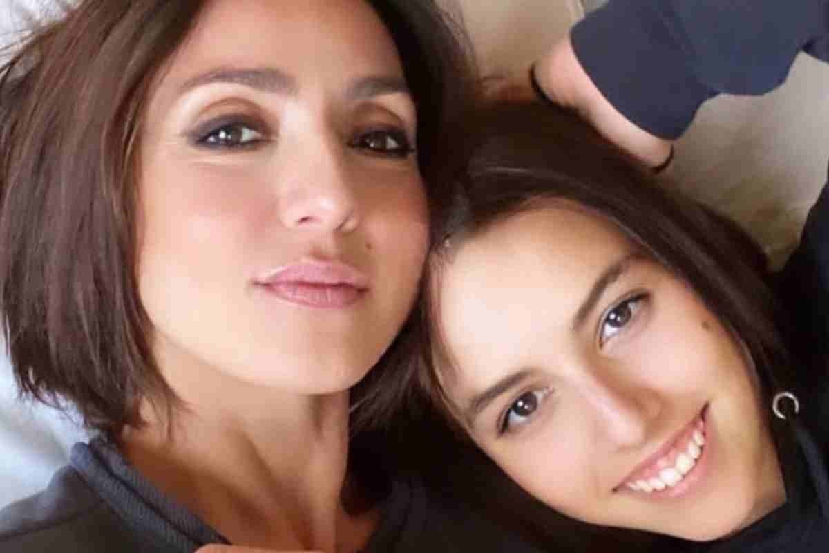 ambra angiolini figlia Jolanda foto identiche