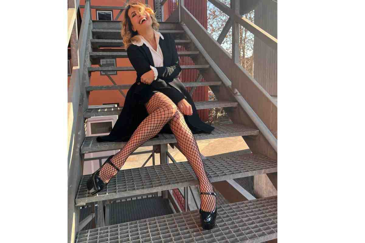 Barbara D'Urso, calze a rete