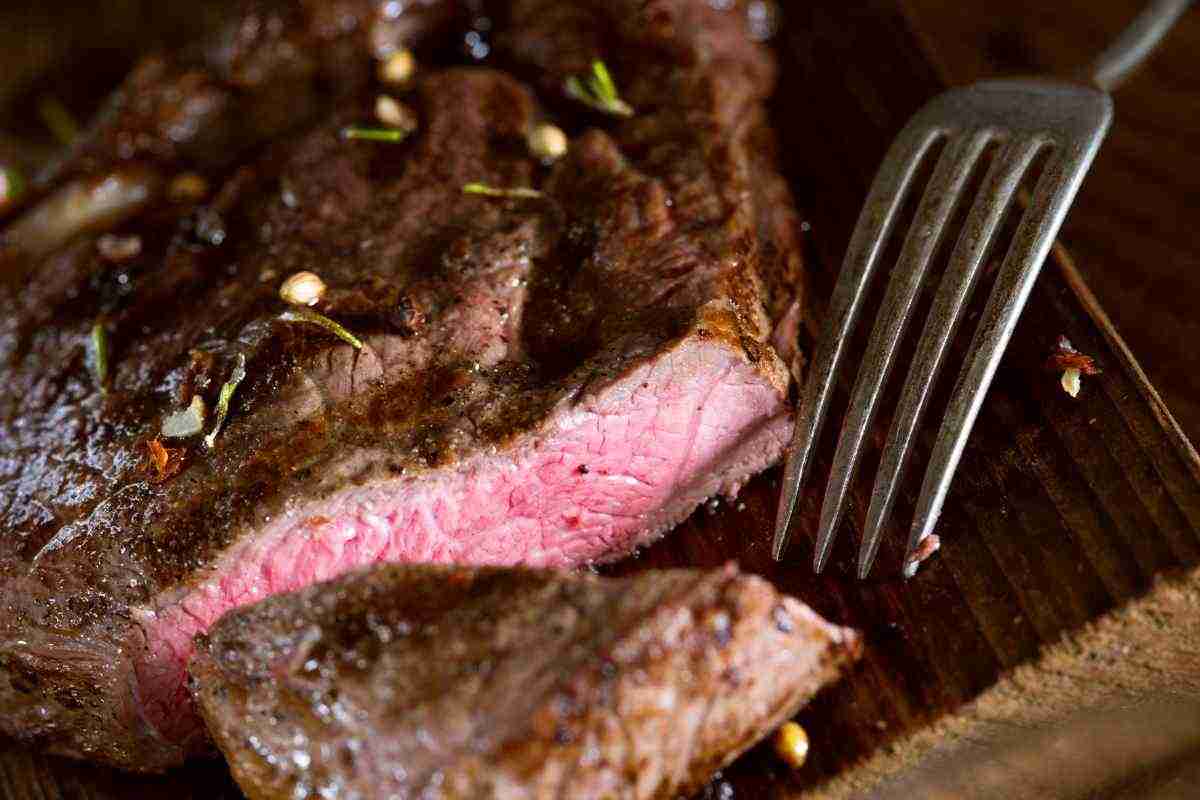 Carne cruda o poca cotta e il rischio trichinosi