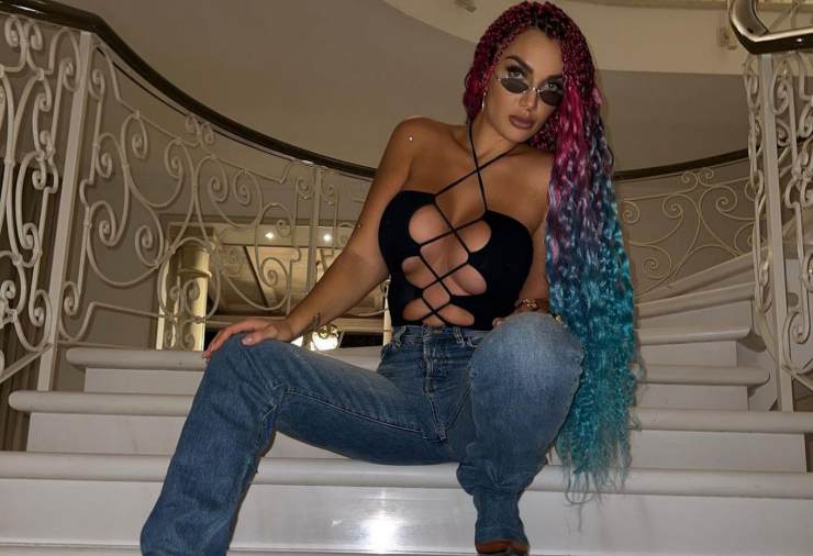 Elettra Lamborghini titolo di studio