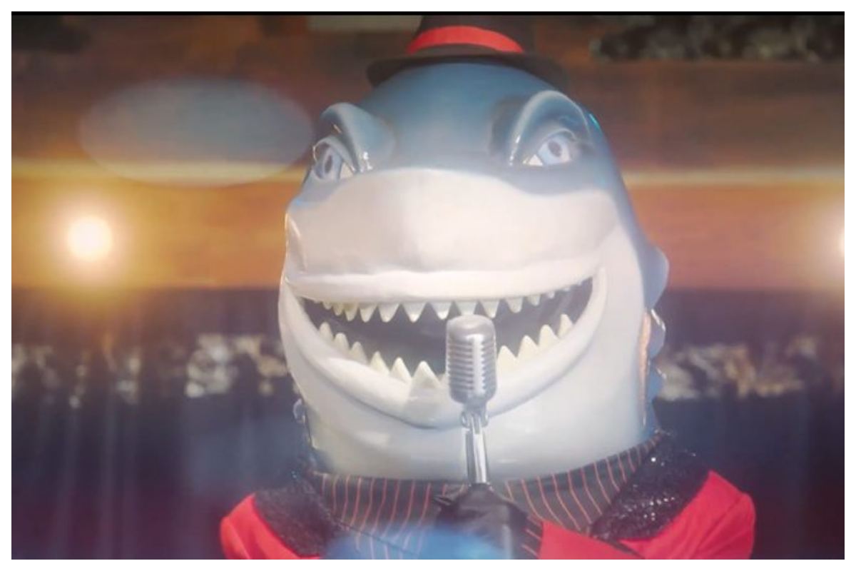 Il cantante mascherato squalo