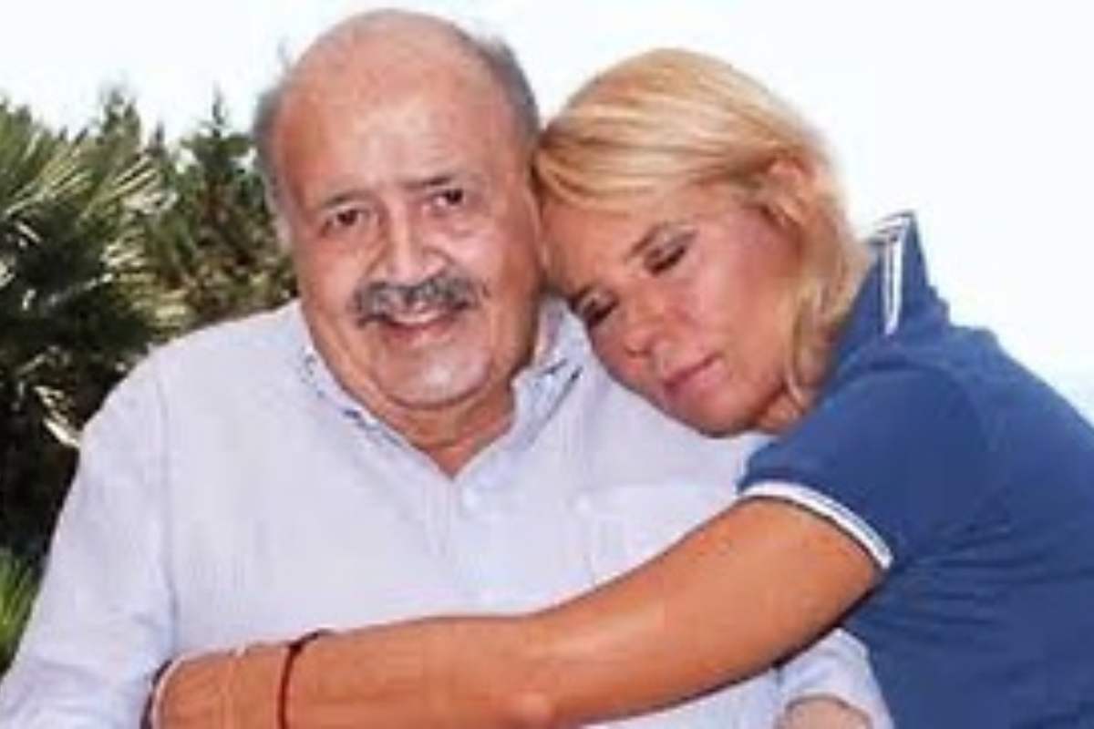 Maria De Filippi e Maurizio Costanzo abbraccio 