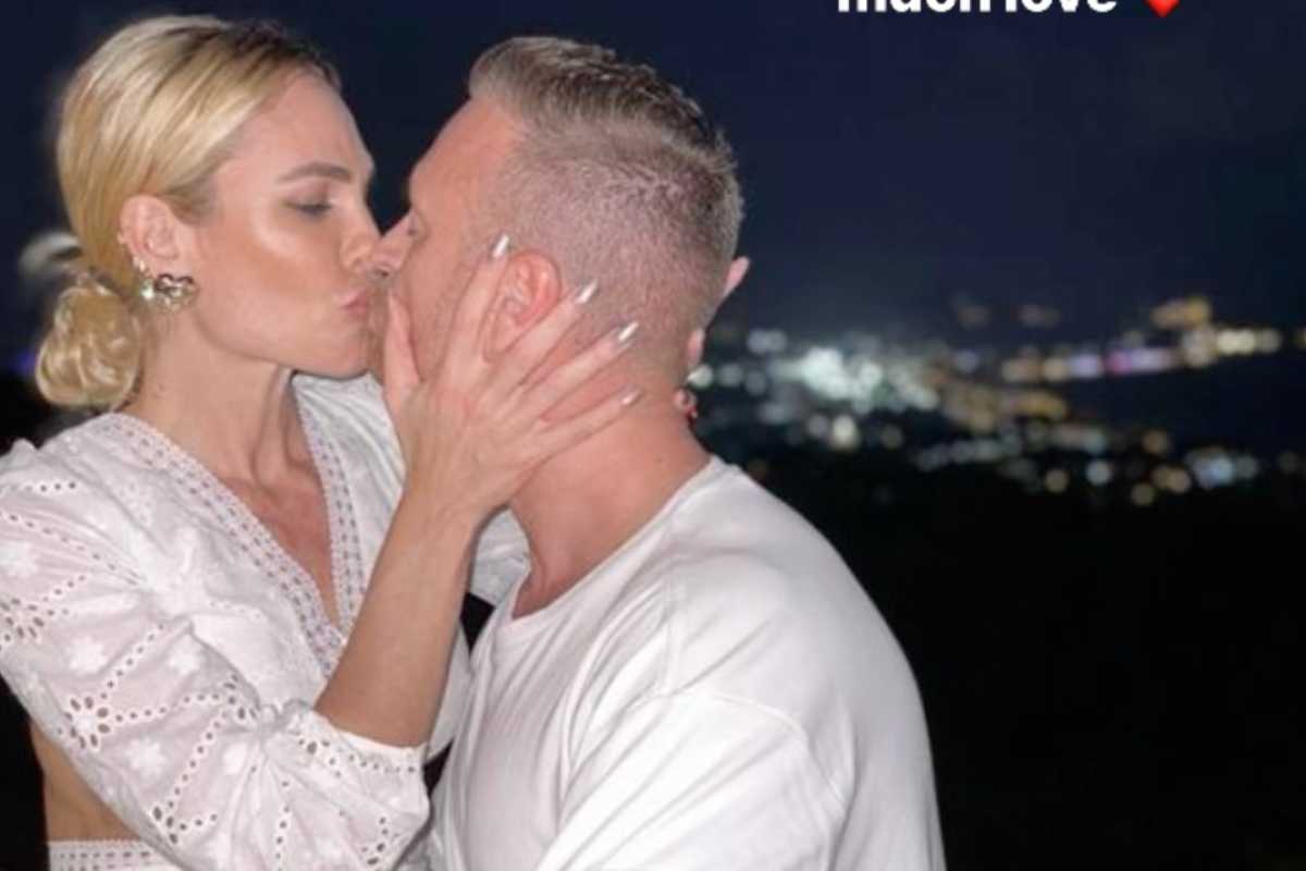 Ilary Blasi e Bastian Müller il bacio