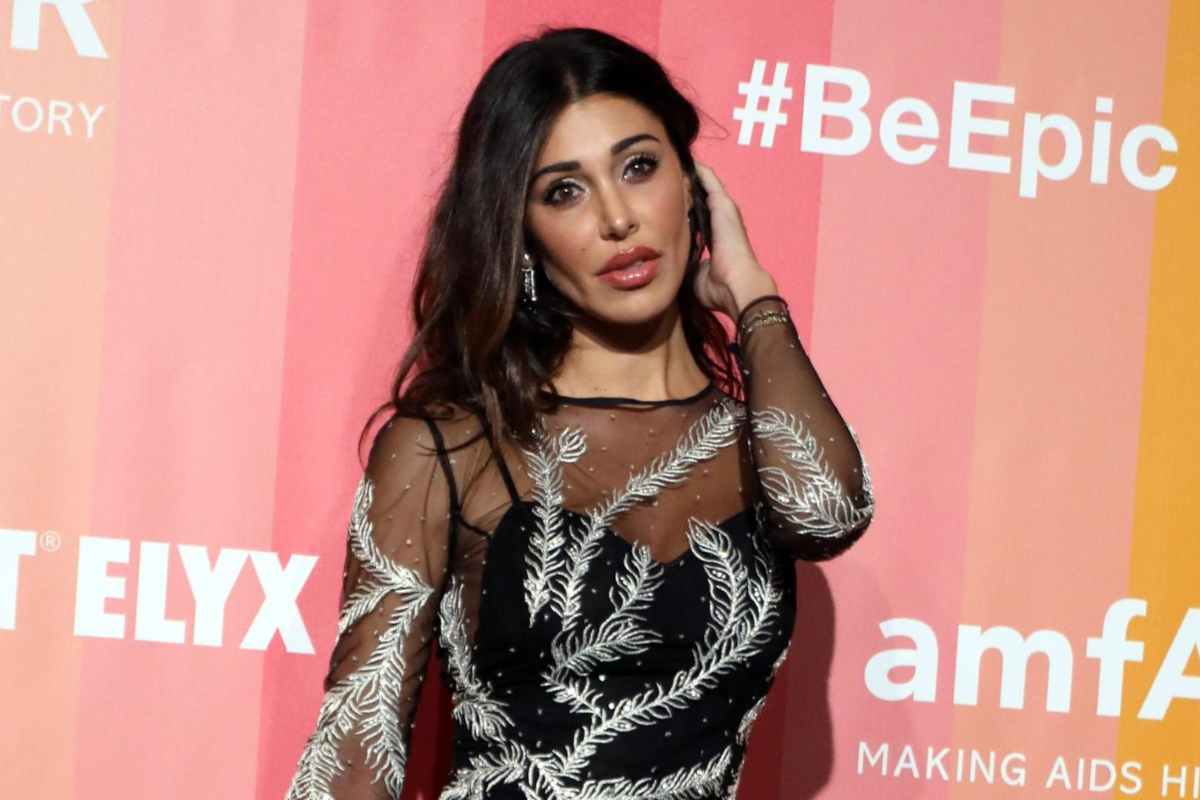 belen rodriguez pigiama sensuale