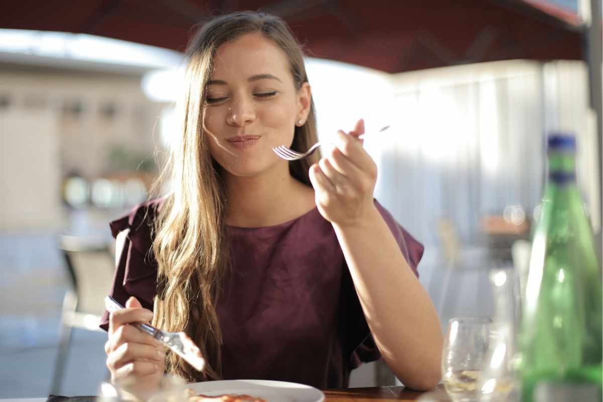 cibo mangiare felice