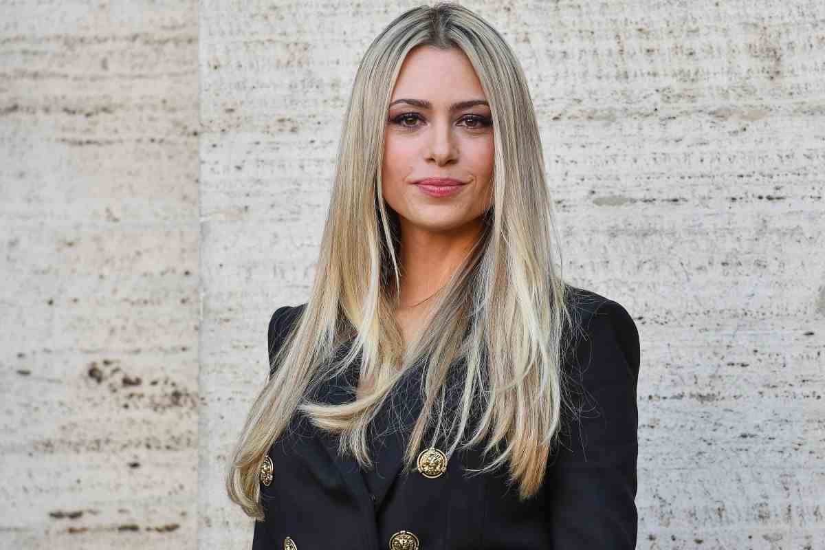 martina stella vestito super scollato