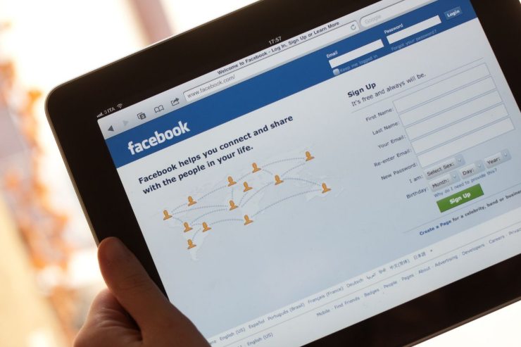 Moderatori Facebook sottopagati