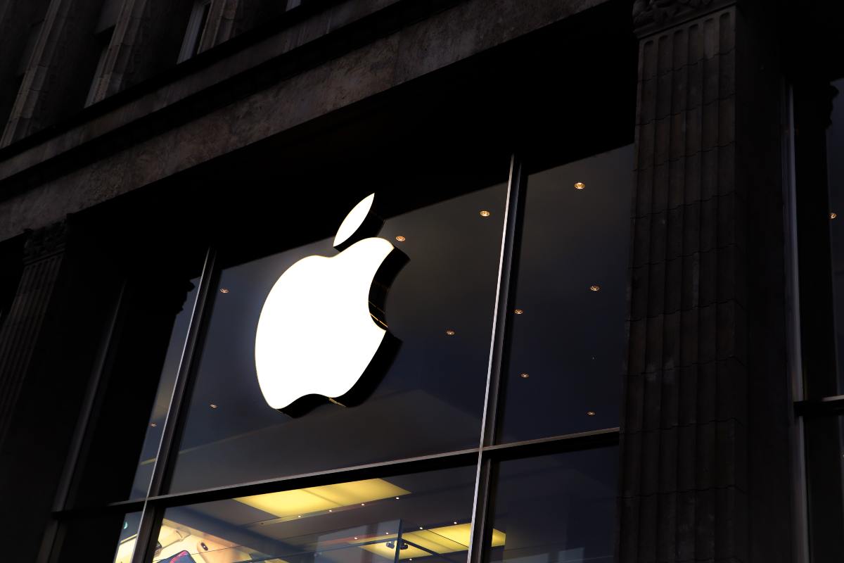 Apple rovina milioni di utenti e il giudice gli dà torto: pagherà una multa da 50 milioni di dollari