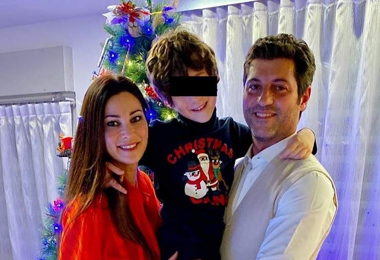 Manuela Arcuri, sui social una rara foto del marito e del piccolo Mattia