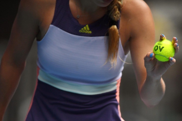 Tre anni dopo lo stop torna a giocare a tennis