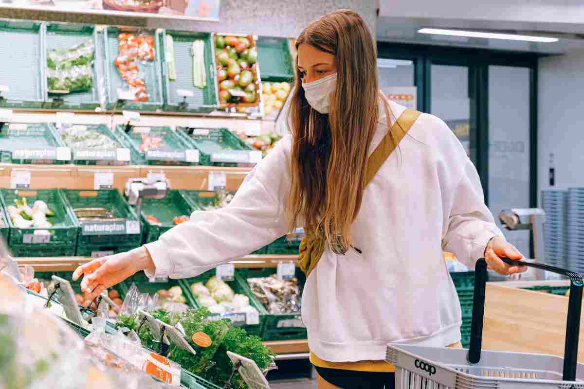 Alerta de comida en el supermercado: esto es lo más peligroso que puedes comprar
