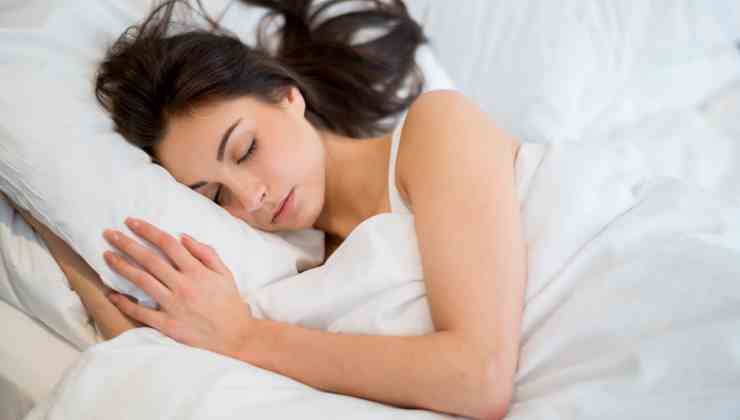 le persone non dormono a bocca aperta