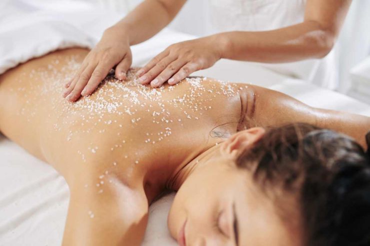 Scrub e abbronzatura: cosa c'è da sapere