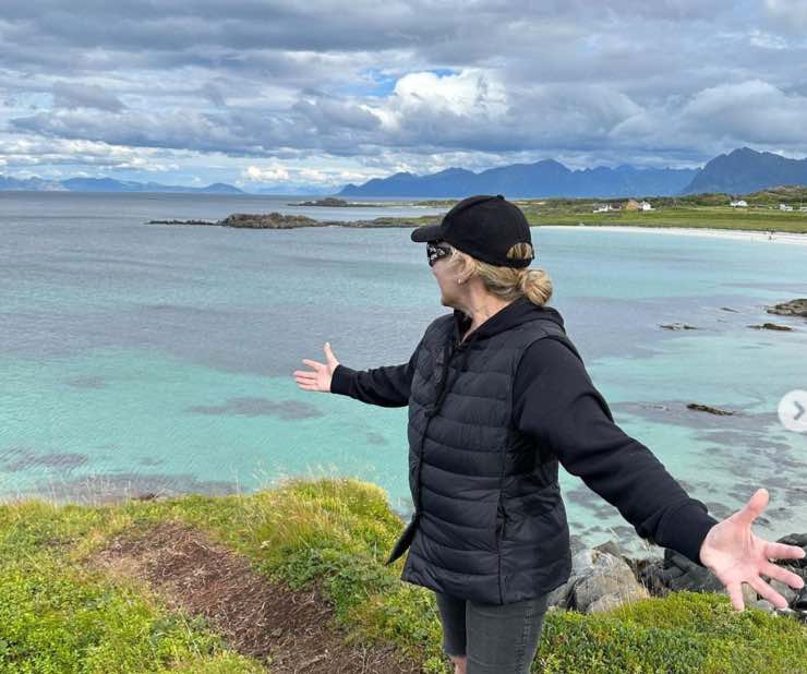 Antonella Clerici in vacanza alle Lofoten con Vittorio Garrone