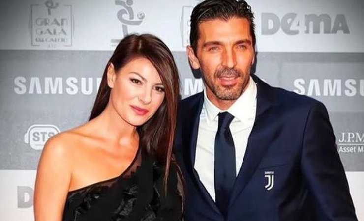 Gigi Buffon insieme alla moglie Ilaria D'Amico