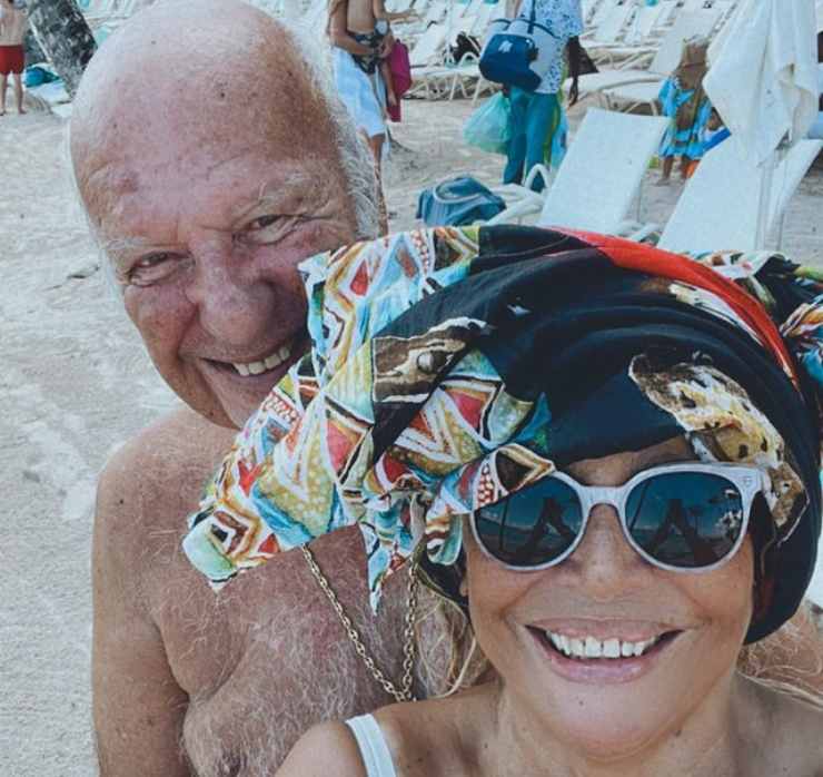 Mara Venier in vacanza insieme a Nicola Carraro