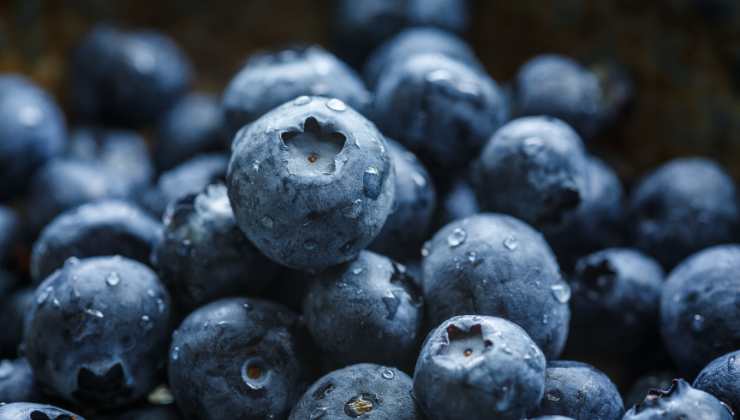 Benefici frutta e verdura blu