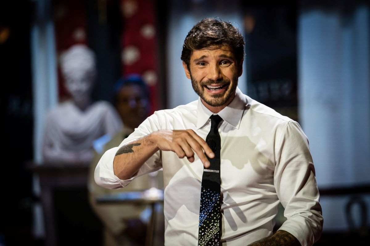 stefano de martino nuova fiamma dimentica belen chi è