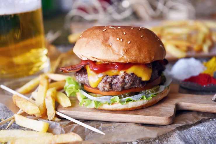 tanti cibi che mangiamo aumentano il rischio di infarto