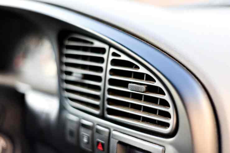 I pericoli del ricircolo dell'aria in auto