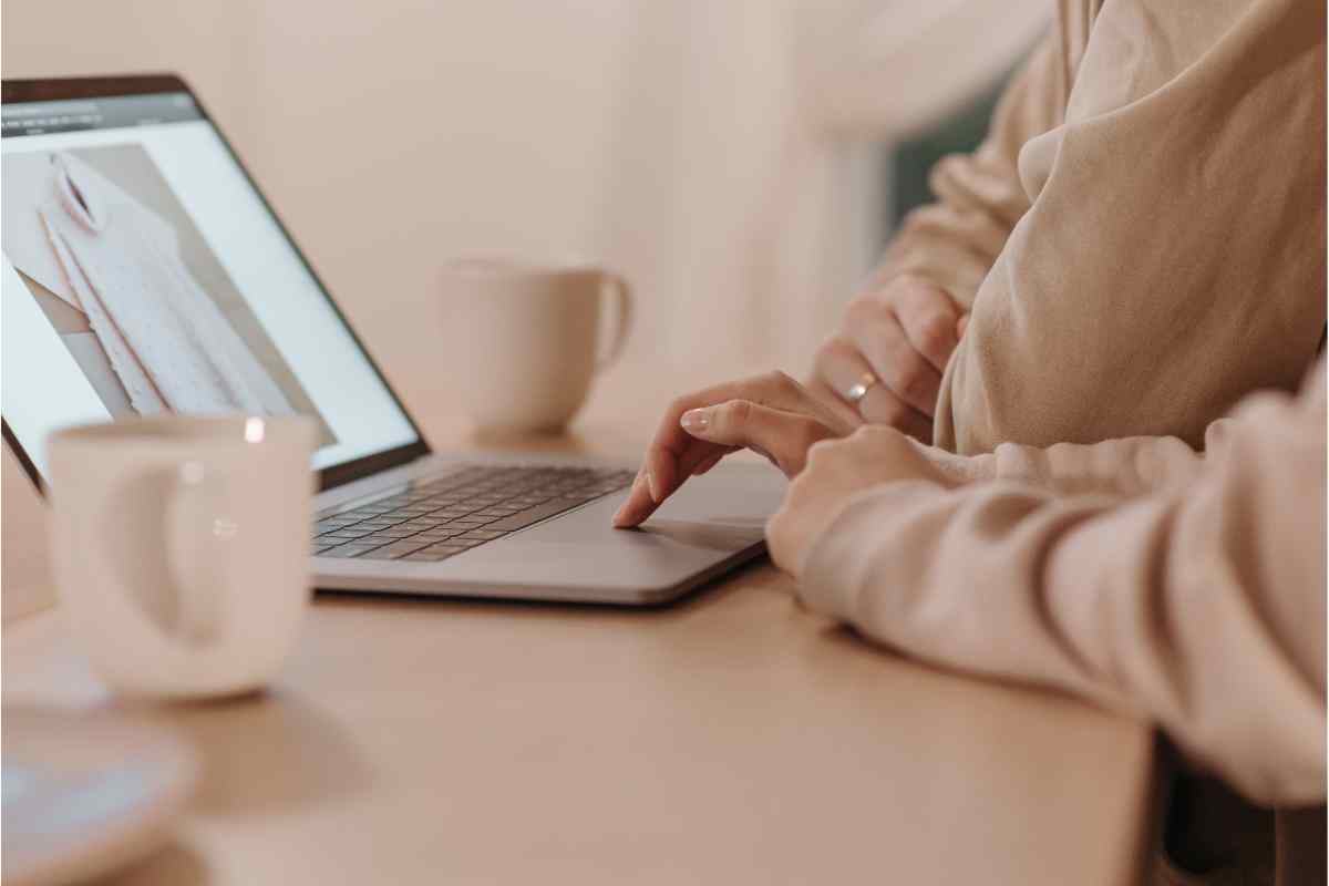 il lazy girl job è un movimento che promuove lavori flessibili e poco stressanti