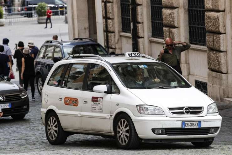 in italia la legge sui taxi è molto vecchia e va aggiornata