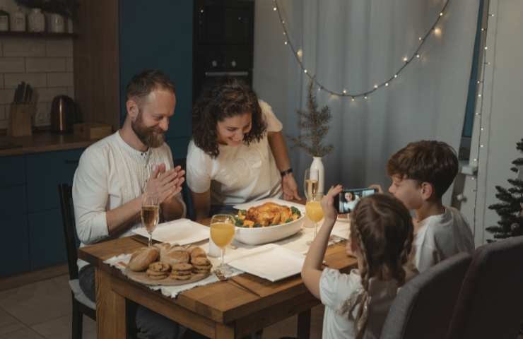 mangiare molto prima di andare a dormire