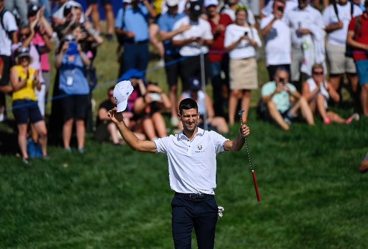 Djokovic è un fenomeno anche a golf