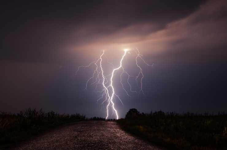 In caso di tempesta devi fare queste cose se sei in auto