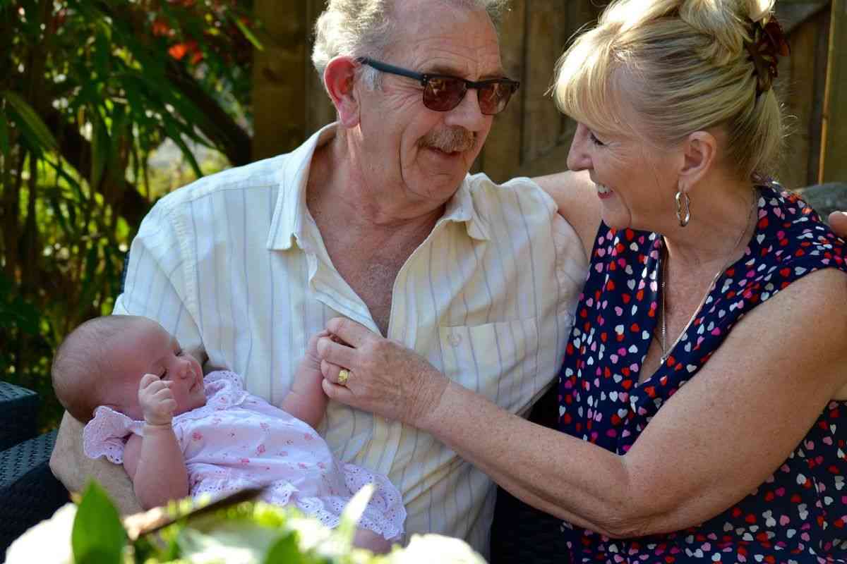 mamma rifiuta far vedere neonato nonni dibattito web