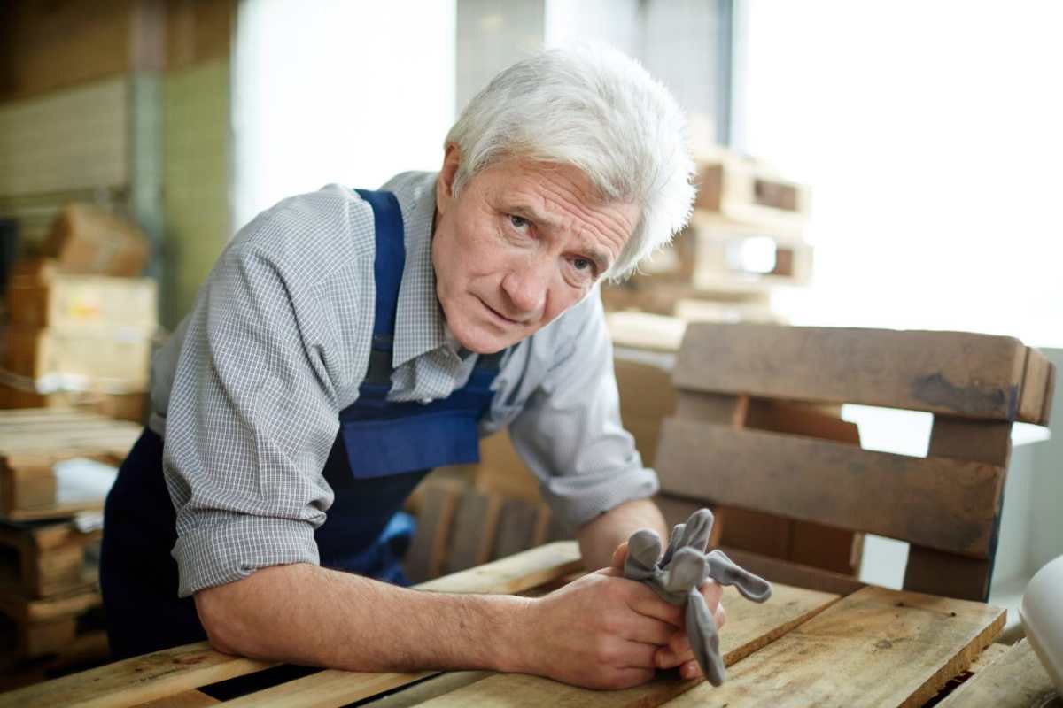 lavorare in regime forfettario in pensione come funziona