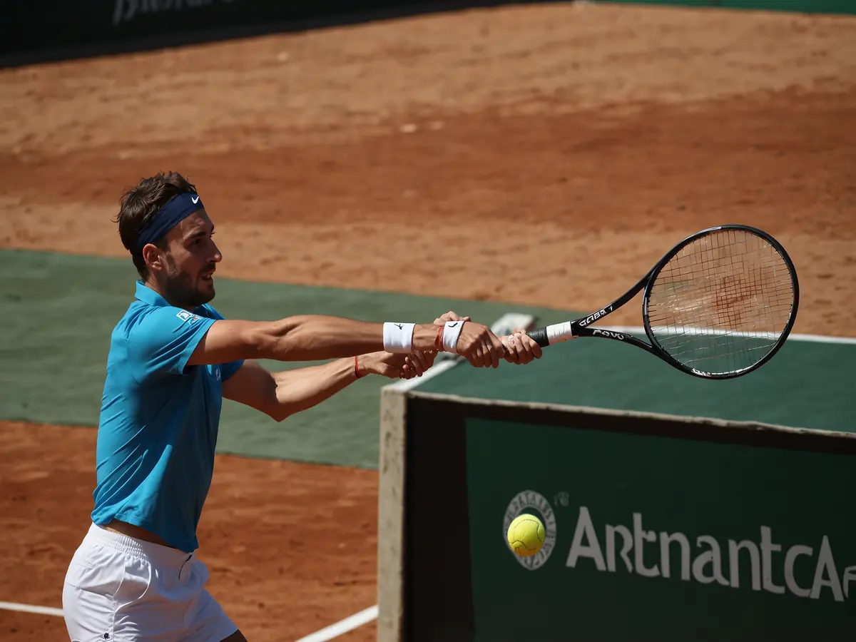 Roland Garros 2026: Il Ritorno Triunfale di Arnaldi agli Ottavi di Finale, Collignon Sconfitto al Tie-Break Decisivo